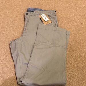 L.L. Bean Men's Grey LAKEWASHED plain front  Classic Fit Chinos 34 X 32